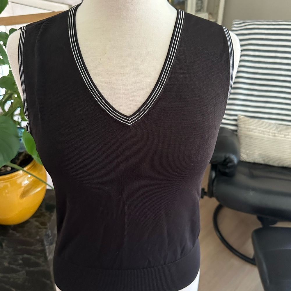 Black Sleeveless V-Neck Knit Top
